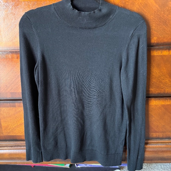 Black Amazon Essentials Sweater - Picture 1 of 2